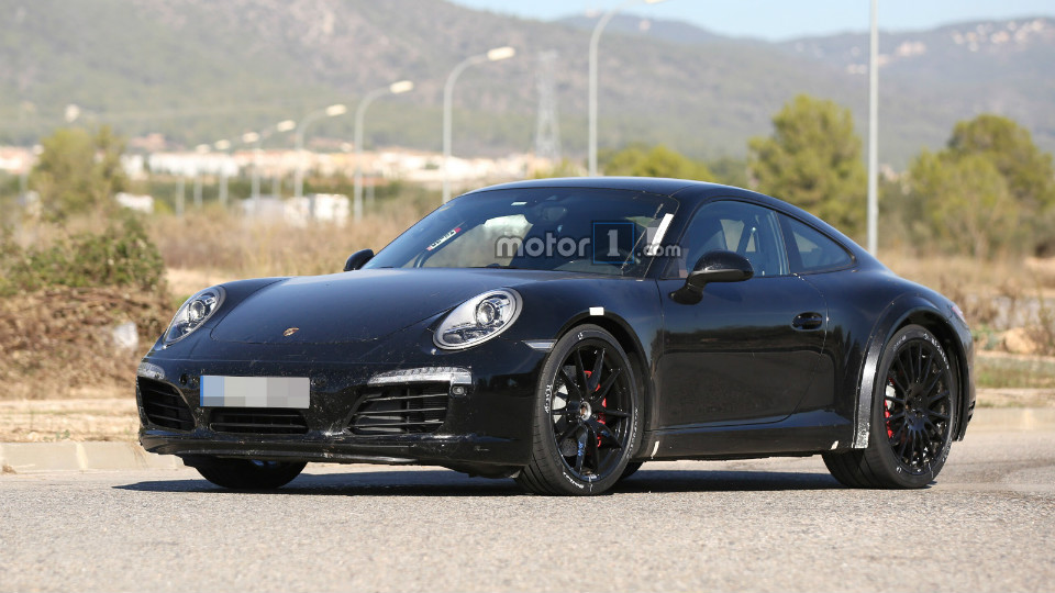 В Porsche начали тесты модели 911 нового поколения