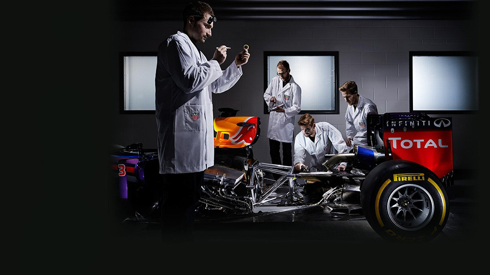 Команда Red Bull получит переименованные двигатели Renault