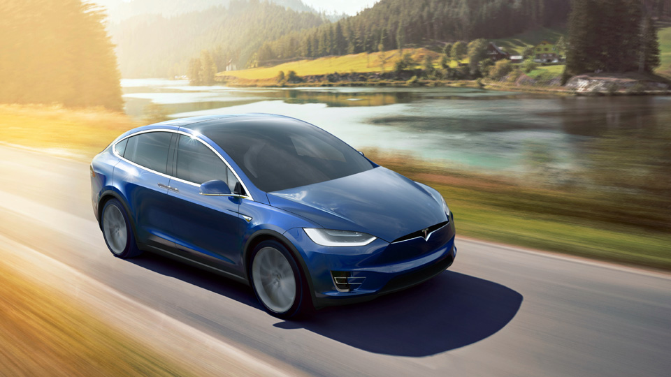  Компания Tesla отчиталась о продажах за последжний квартал 2015-го