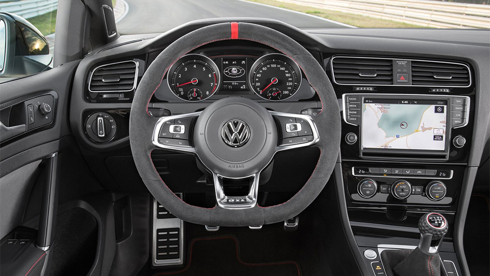 Volkswagen разрабатывает трековый хэтчбек. Фото 2
