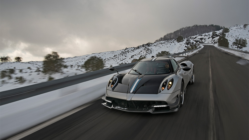Компания Pagani представила трековый спорткар с 750-сильным двигателем. Фото 5