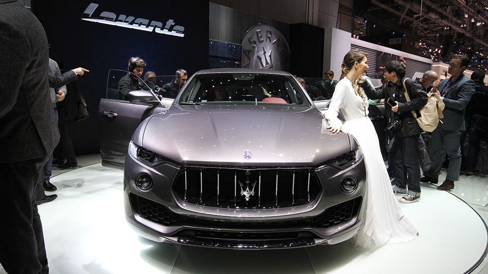 Мощнейшая версия кроссовера Maserati получила 430-сильный двигатель. Фото 2
