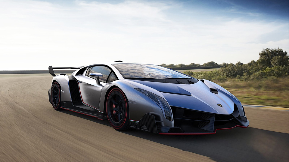 Один из трех существующих Lamborghini Veneno оценили в 10 миллионов евро
