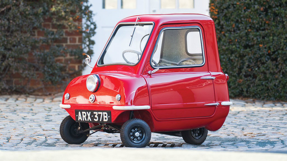Самую маленькую машину в мире продали за 176 тысяч долларов