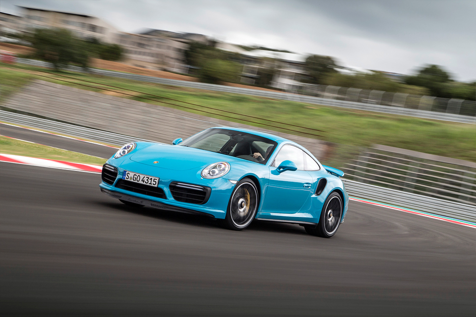 Обман законов физики и плата за совершенство: тест обновленного Porsche 911 Turbo S. Фото 10