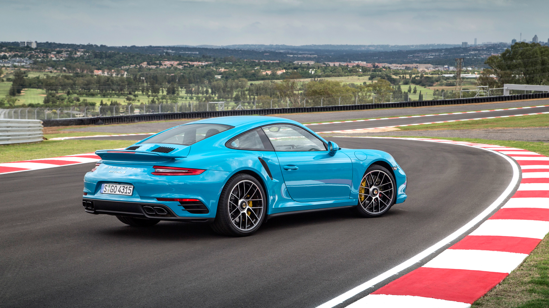 Обман законов физики и плата за совершенство: тест обновленного Porsche 911 Turbo S. Фото 15