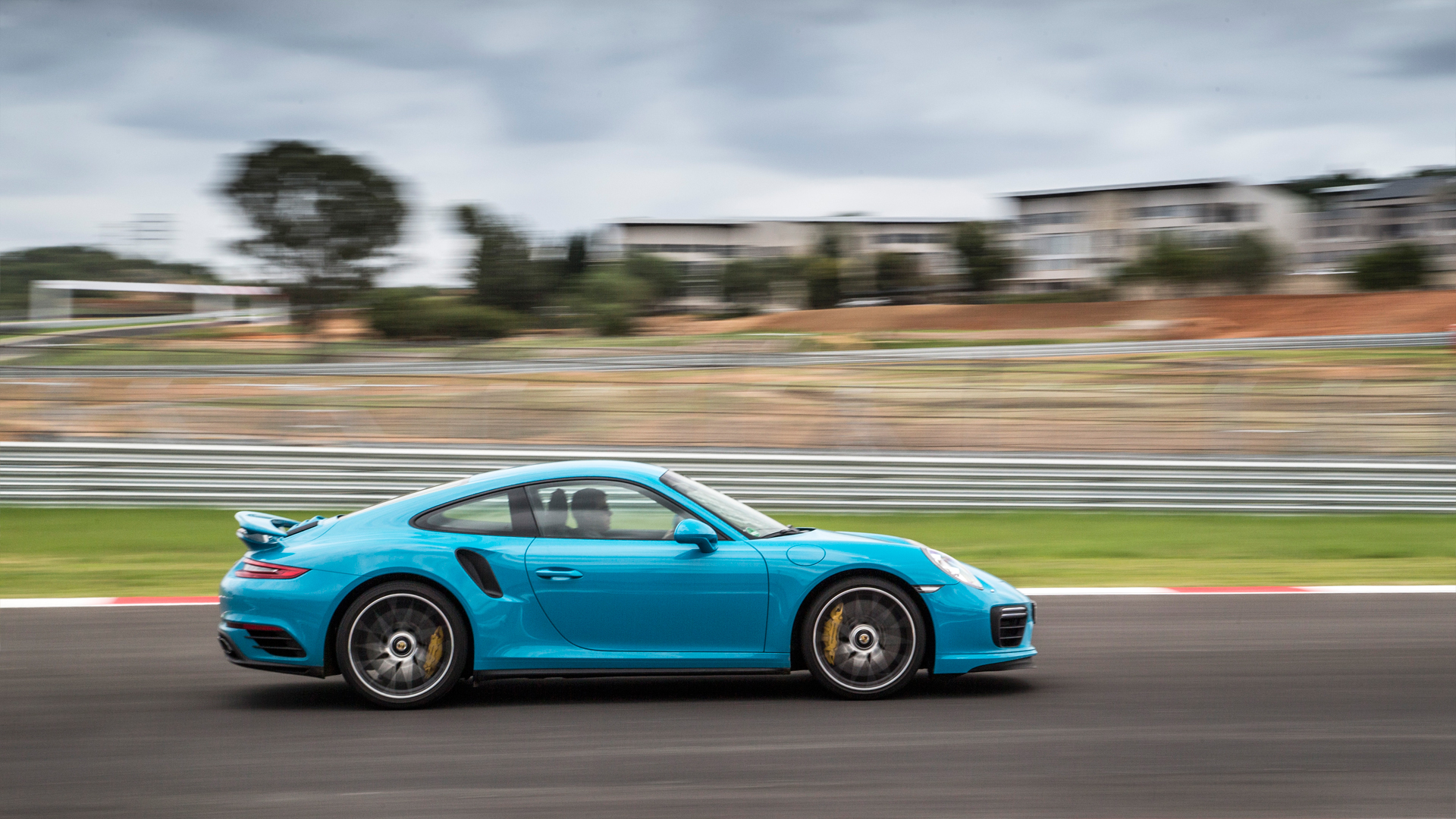 Обман законов физики и плата за совершенство: тест обновленного Porsche 911 Turbo S. Фото 2