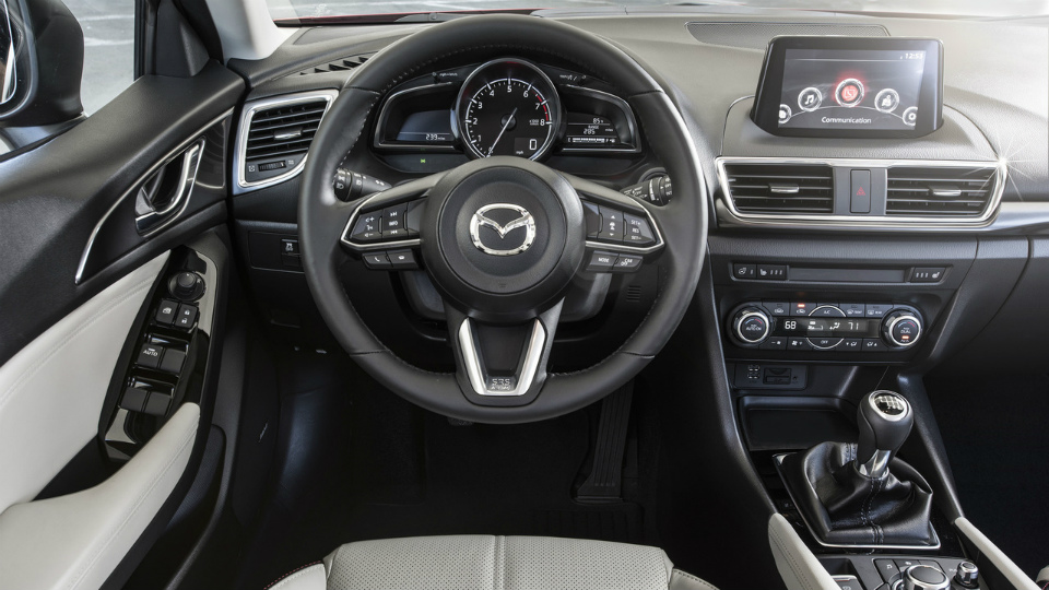 Моторы Mazda3 и Mazda6 научились слушаться руля. Фото 2