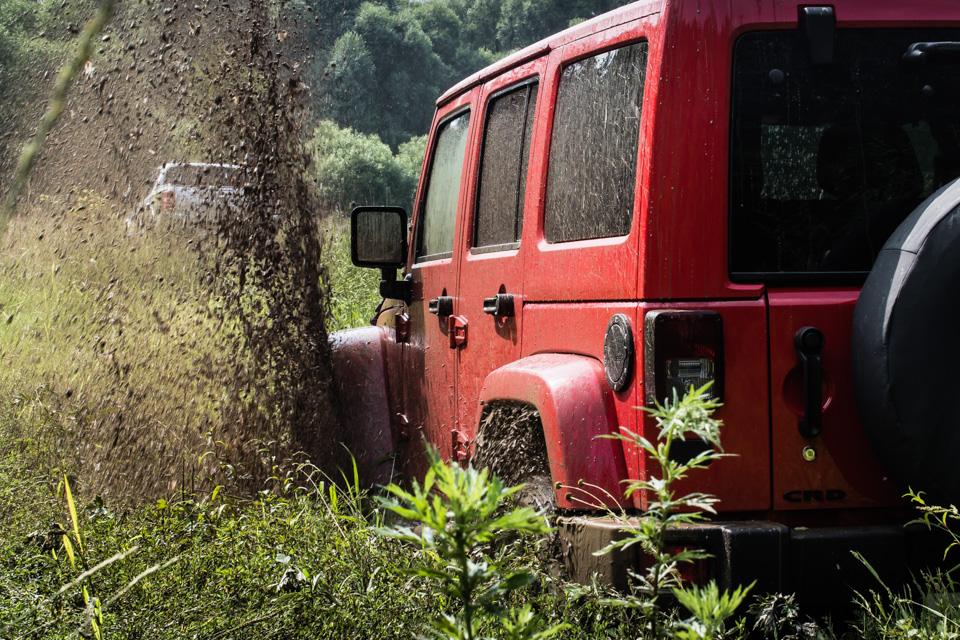 Не очень одухотворенные приключения Suzuki Jimny и Jeep Wrangler на бездорожье. Фото 19