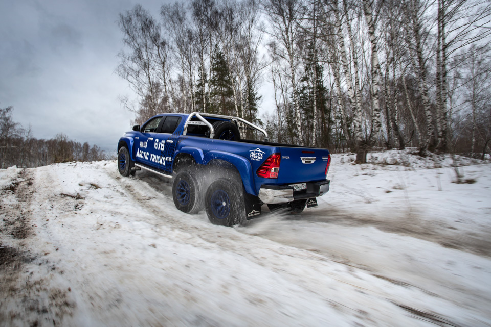 Испытываем «арктические» пикапы Toyota Hilux, у которых 10 колес на двоих. Фото 4