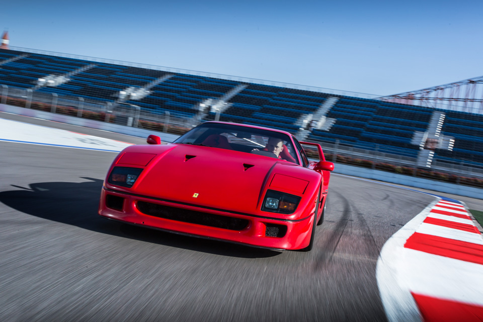 Тест-драйв турбо-Ferrari прошлого и настоящего. Часть вторая: Ferrari F40. Фото 4