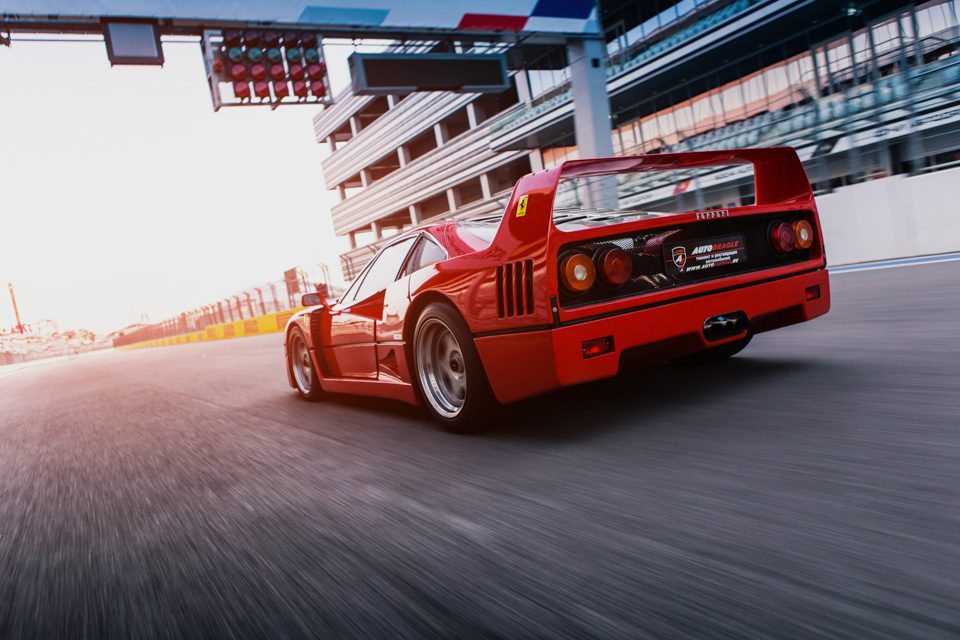 Тест-драйв турбо-Ferrari прошлого и настоящего. Часть вторая: Ferrari F40. Фото 5
