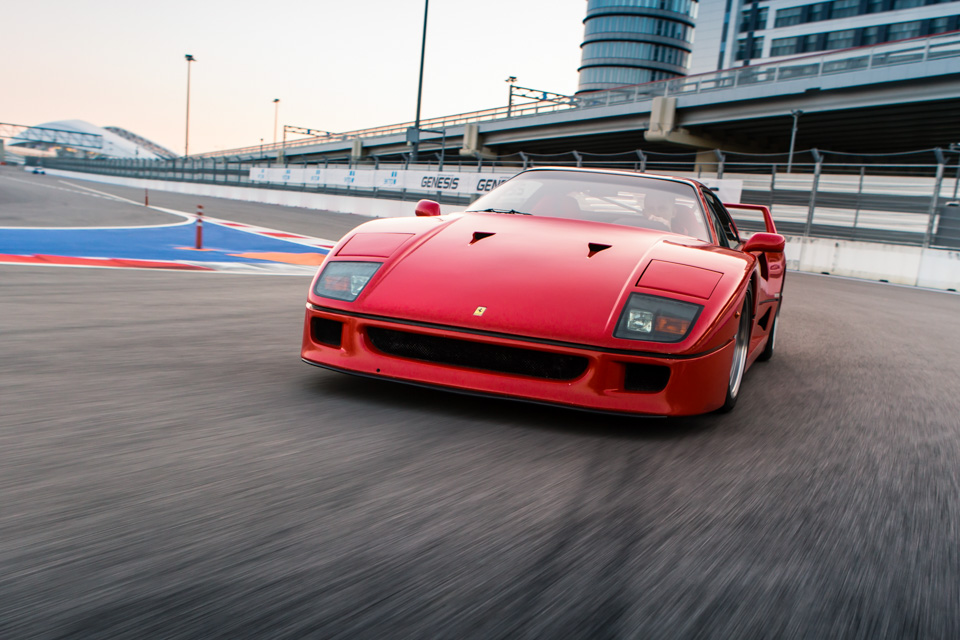 Тест-драйв турбо-Ferrari прошлого и настоящего. Часть вторая: Ferrari F40. Фото 9
