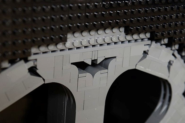 Американец построил «Бэтмобиль» из 500 тысяч кубиков Lego