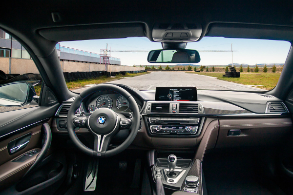 BMW подготовила «цивилизованную» версию быстрейшего спорткара